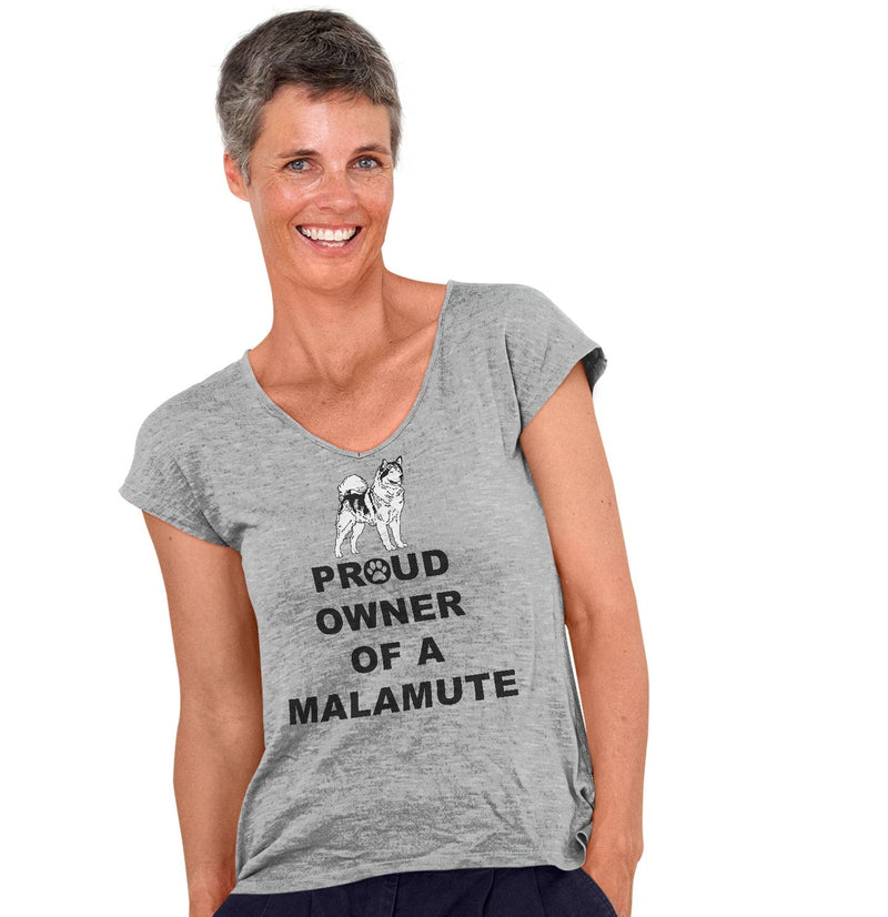 Alaskan Malamute Proud Owner - Women's V-Neck T-Shirt