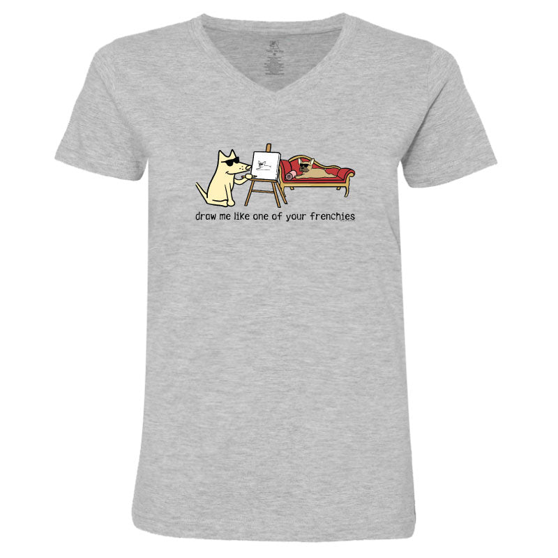 Gray t-shirt with a cartoon dog painting a picture of a dog on a white background