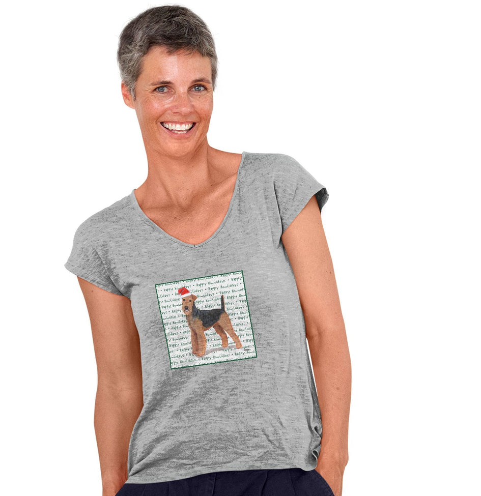 Airedale Terrier Happy Howlidays Text - Women's V-Neck T-Shirt