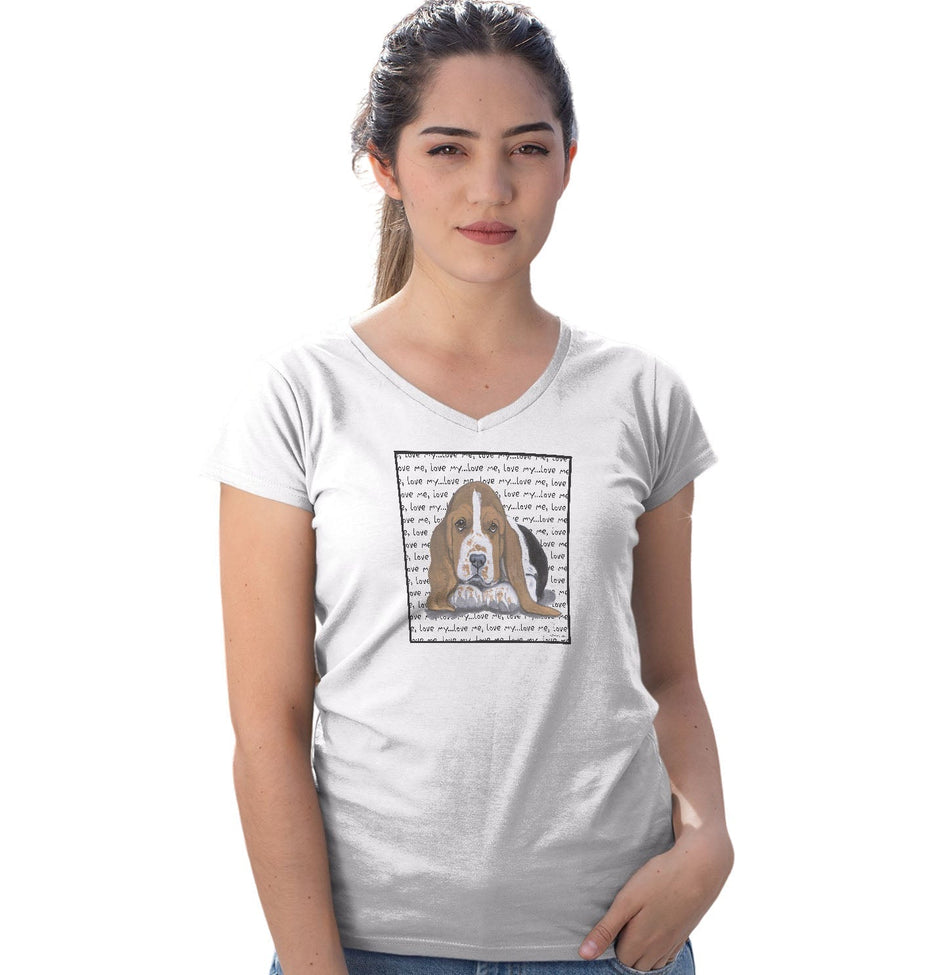 Basset Hound Puppy Love Text - Women's V-Neck T-Shirt